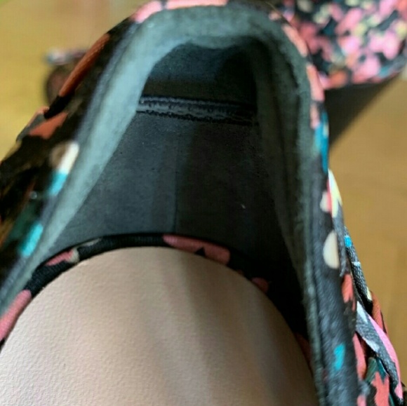 BEAUTIFUL ALDO HEELS - Picture 4 of 4